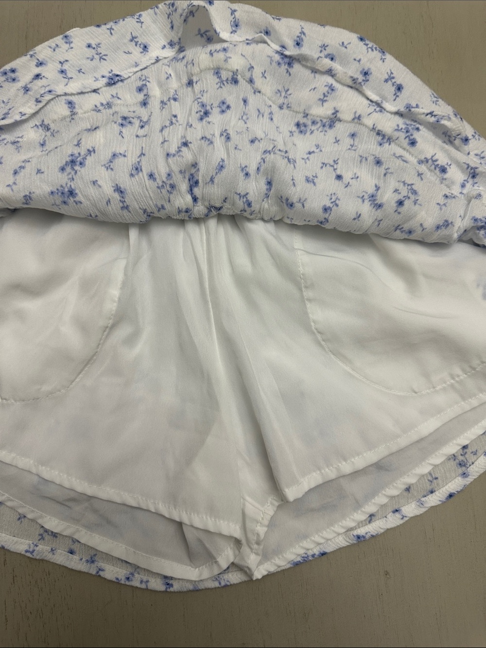 Hollister Floral Smocked Tiered Ruffle Mini Skort Shorts - XXS - Like New - Picture 4 of 5